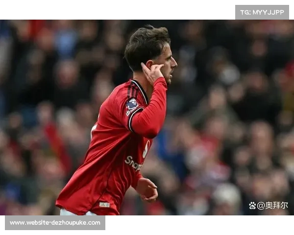 曼联豪取三连胜球迷信守剃头约定 冲击五连胜目标再差两场